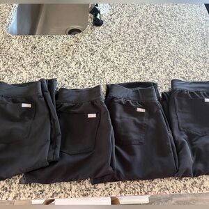 Women’s Fig Joggers Size XS (4 Pairs)